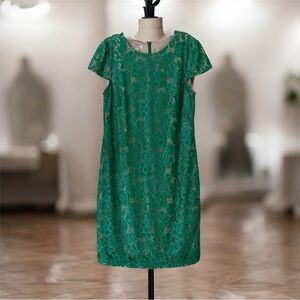 CLEARANCE ✨Emerald Green Lace Cocktail Dress Size 6